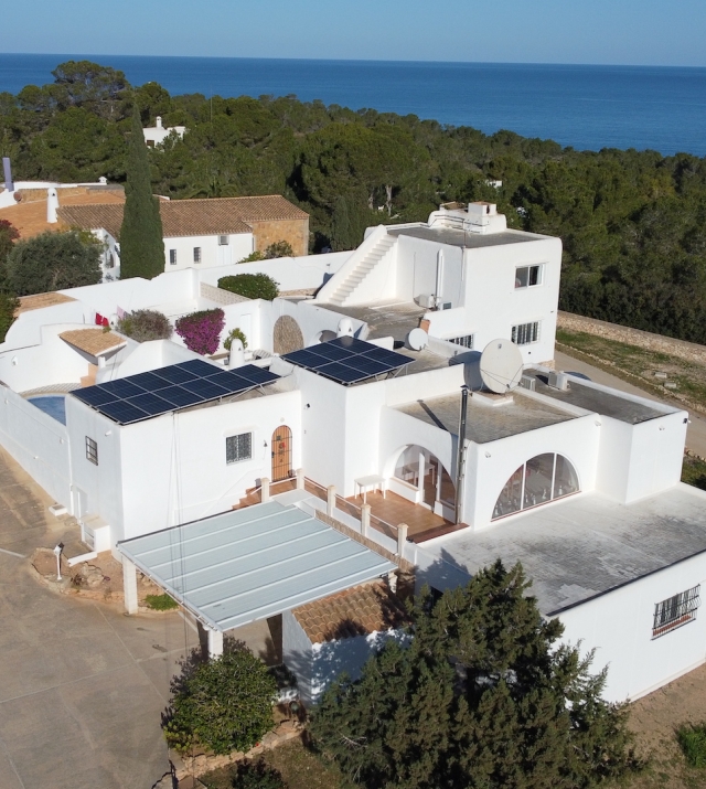 Resa Estates Ibiza spanish huis villa te koop sale main house zwembad strand pool 1.JPG